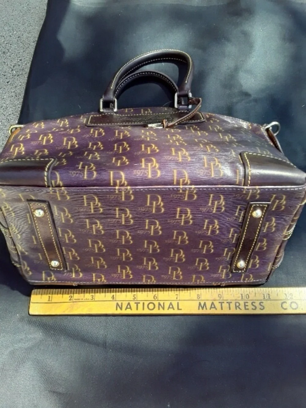 Rare 💫 DOONEY & BOURKE Signature 1975 Vanessa Satchel Bordeaux/Florentine Trim